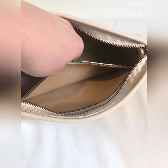 Vintage Coach Taylor 9944 Leather Crossbody White Ivory Glove Tanned Brass Bride - Picture 7 of 16